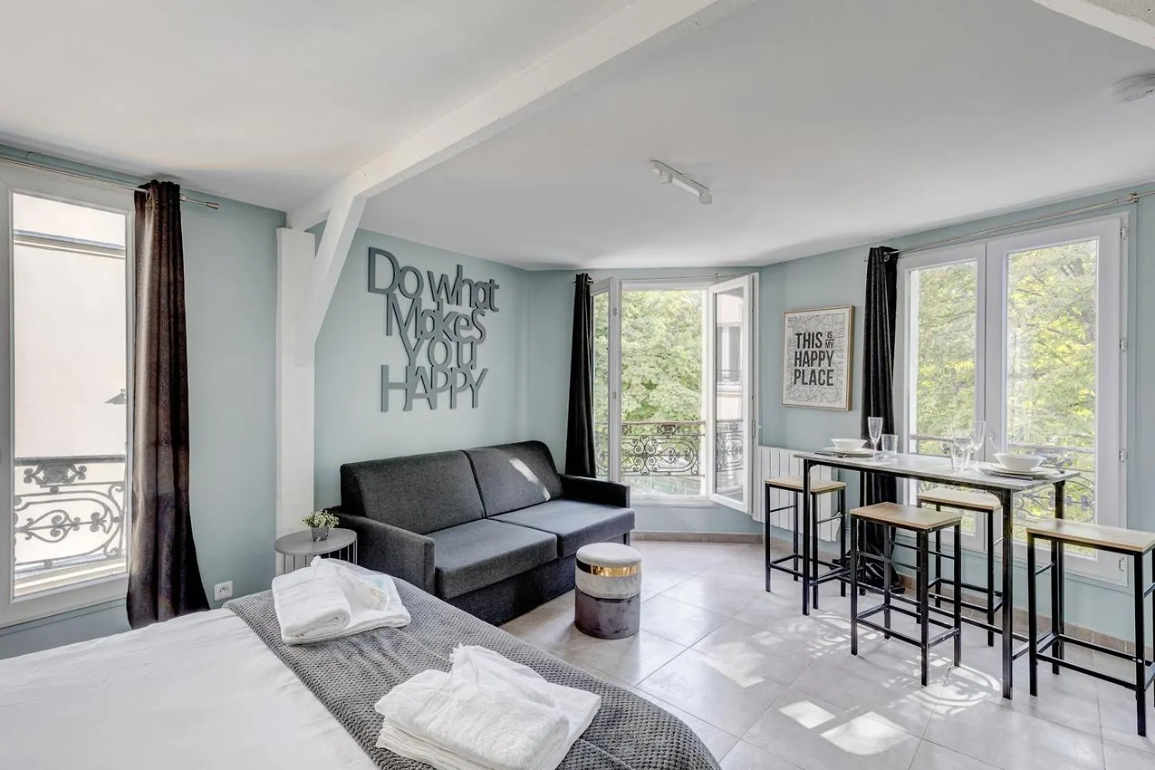 146 Philippe - A Paris