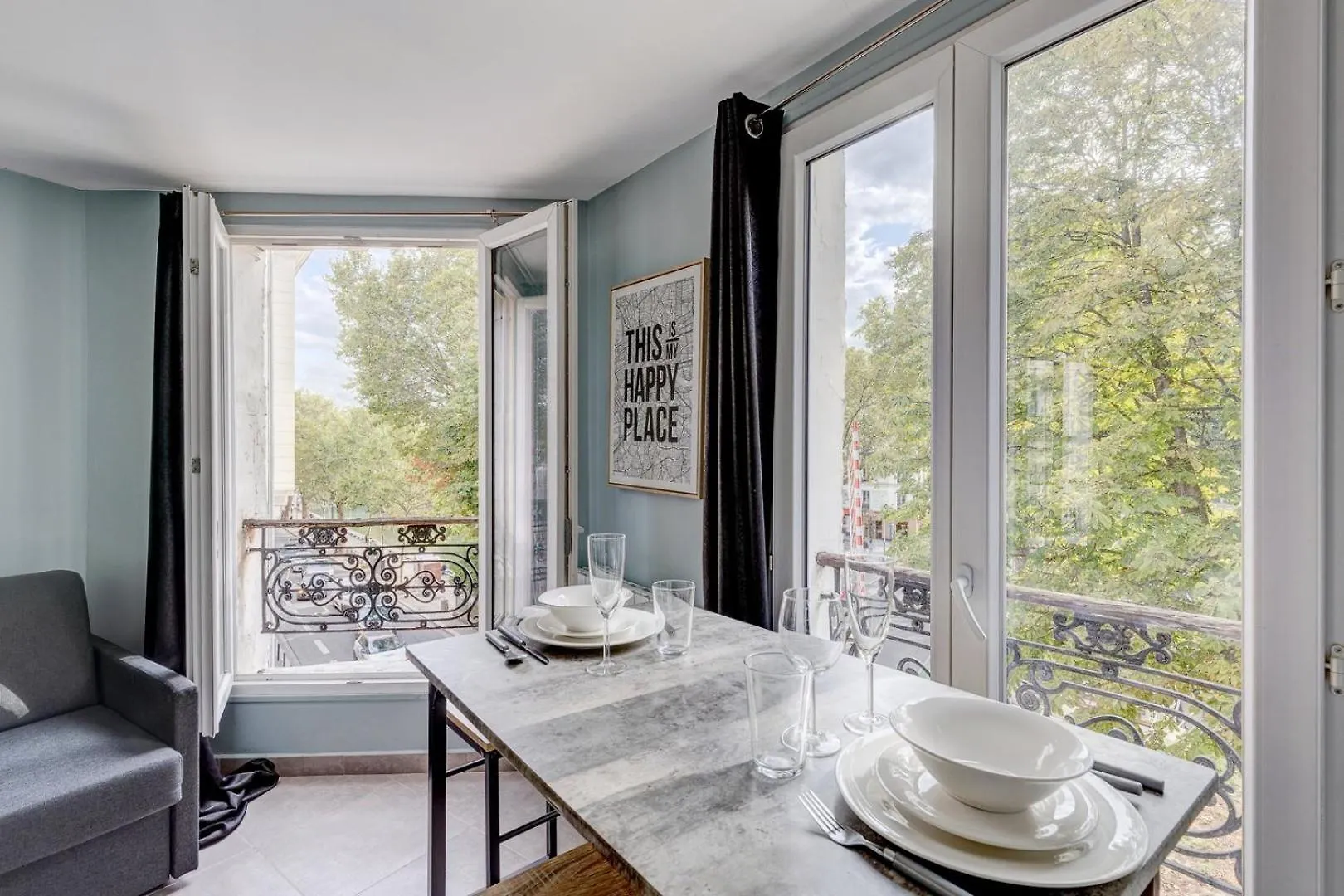146 Philippe - A Apartment *